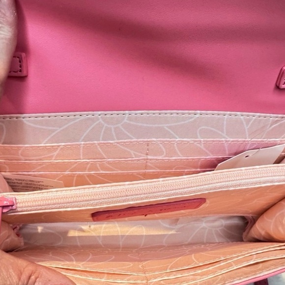 Betsey Johnson Gummy Bear Crossbody - Picture 3 of 3